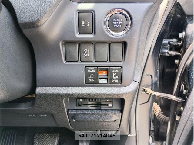 Toyota VOXY 2014-06 7621224-25