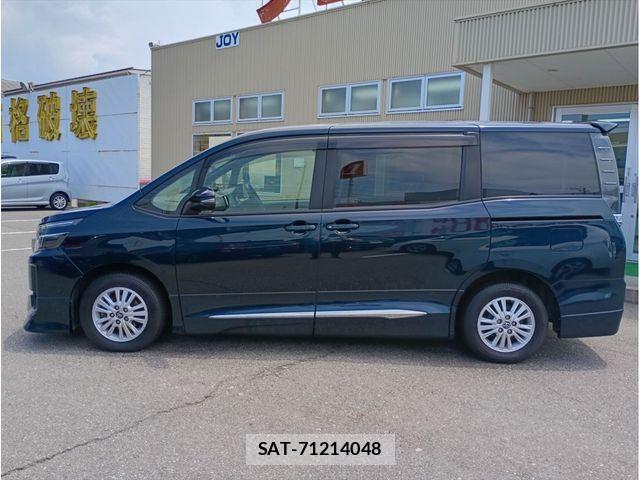 Toyota VOXY 2014-06 7621224-4