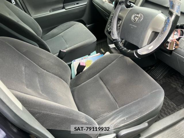 Toyota VOXY 2009-12 7621249-9