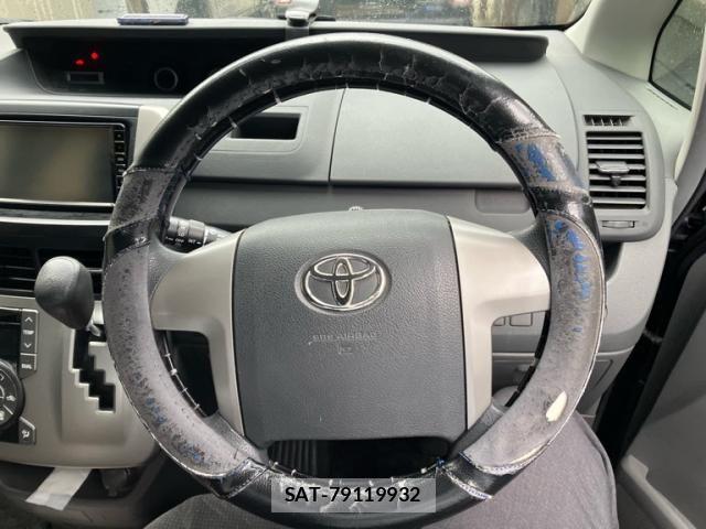 Toyota VOXY 2009-12 7621249-11
