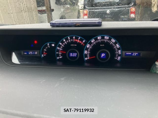 Toyota VOXY 2009-12 7621249-14