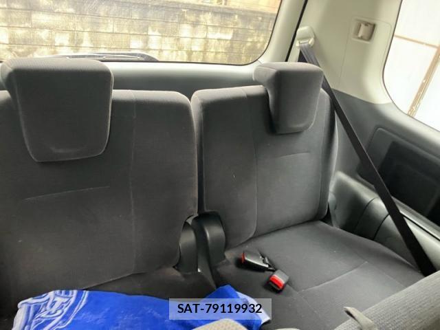 Toyota VOXY 2009-12 7621249-17