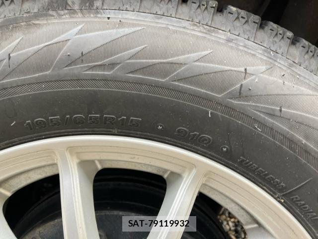 Toyota VOXY 2009-12 7621249-4