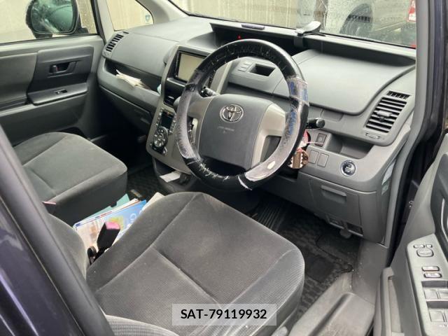 Toyota VOXY 2009-12 7621249-7