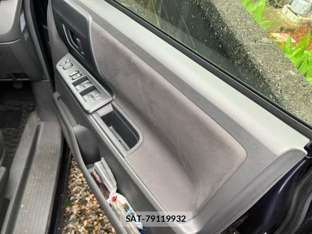 Toyota VOXY 2009-12 7621249-8