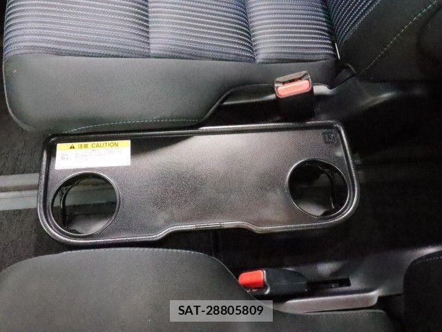Toyota VOXY 2015-06 7621225-9