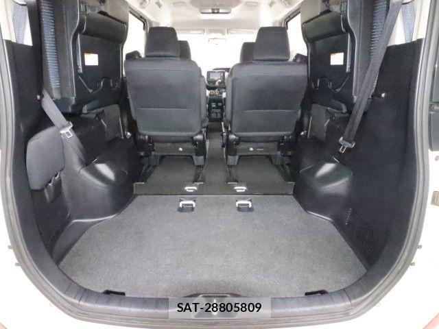 Toyota VOXY 2015-06 7621225-12