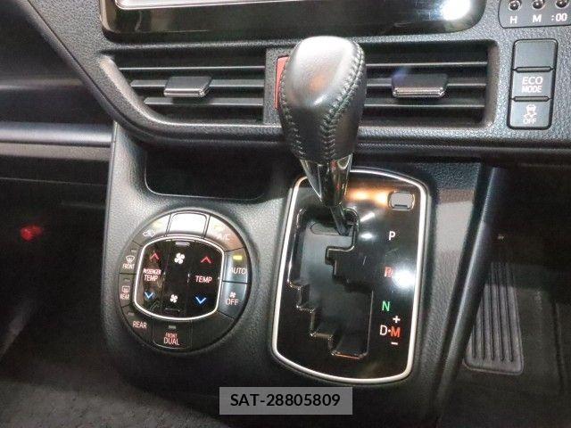 Toyota VOXY 2015-06 7621225-19