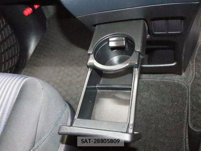 Toyota VOXY 2015-06 7621225-24
