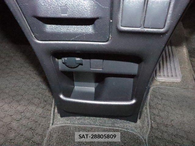 Toyota VOXY 2015-06 7621225-25