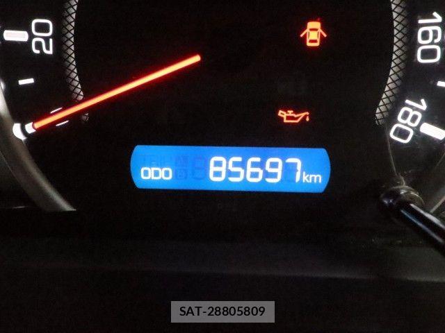 Toyota VOXY 2015-06 7621225-28