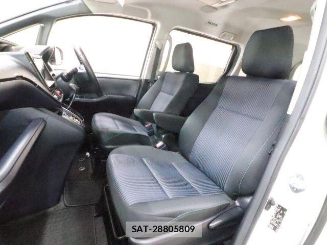 Toyota VOXY 2015-06 7621225-7