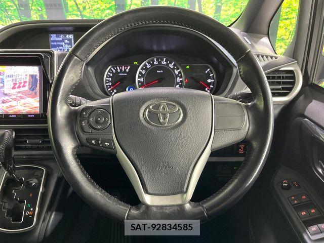 Toyota VOXY 2016-07 7621235-10