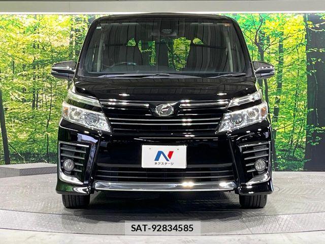 Toyota VOXY 2016-07 7621235-13