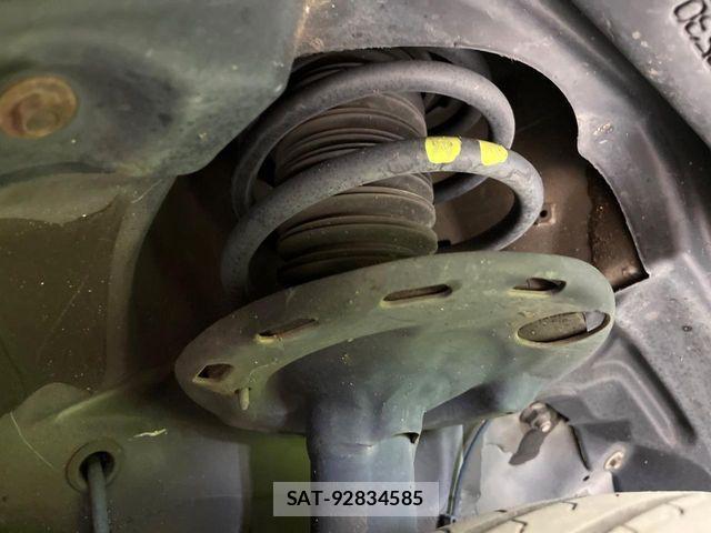 Toyota VOXY 2016-07 7621235-19
