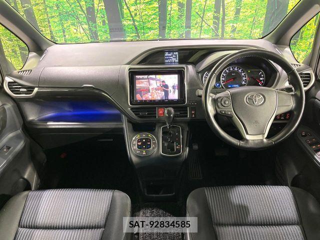 Toyota VOXY 2016-07 7621235-4