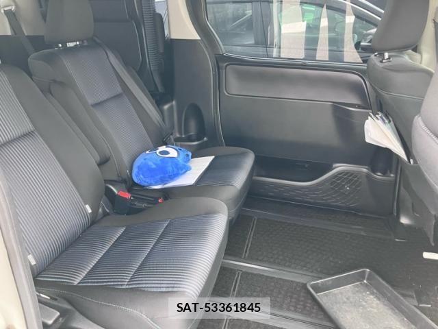 Toyota VOXY 2015-09 7621236-9