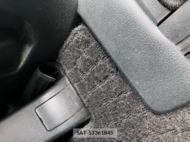 Toyota VOXY 2015-09 7621236-14