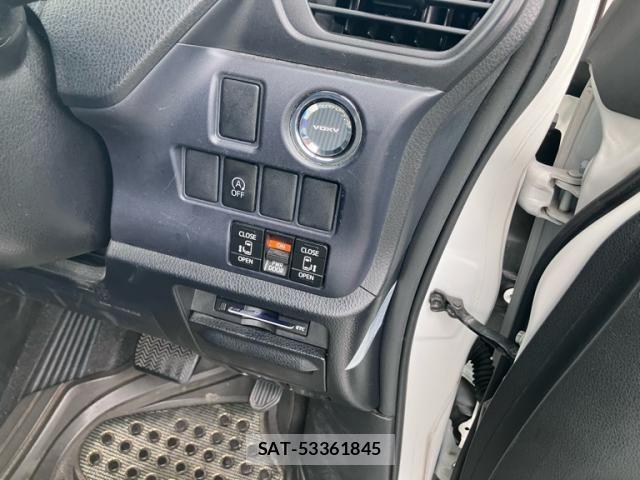 Toyota VOXY 2015-09 7621236-18