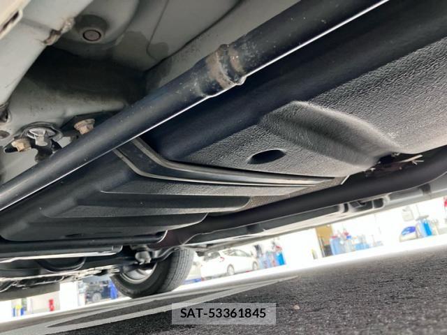 Toyota VOXY 2015-09 7621236-26