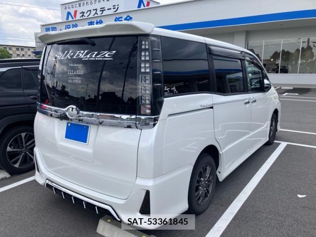 Toyota VOXY 2015-09 7621236-3