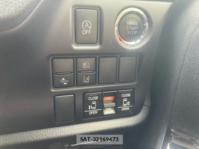 Toyota VOXY 2017-12 7621231-16