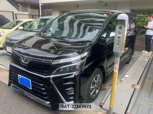 Toyota VOXY 2017-12 7621231-1