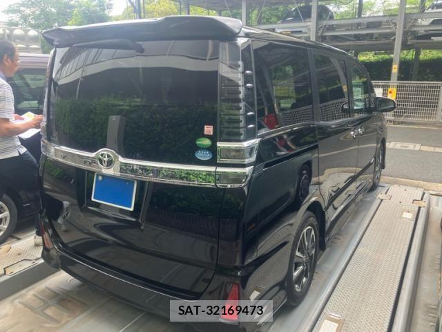 Toyota VOXY 2017-12 7621231-2
