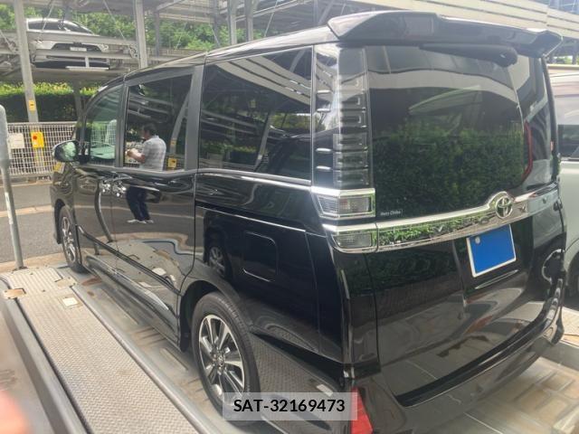 Toyota VOXY 2017-12 7621231-3