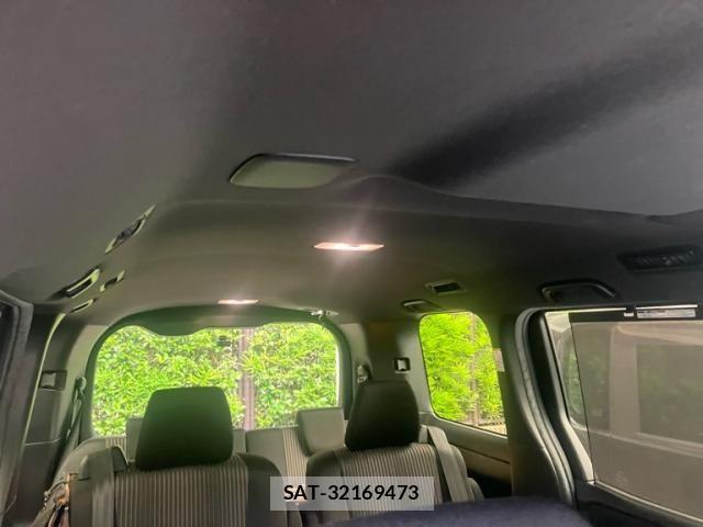 Toyota VOXY 2017-12 7621231-8