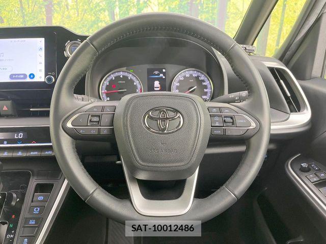 Toyota VOXY 2023-05 7621182-11