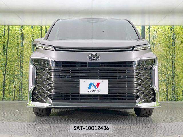 Toyota VOXY 2023-05 7621182-14