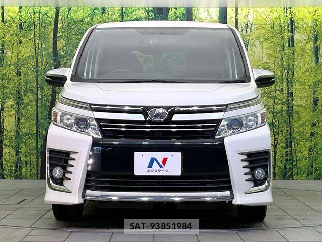 Toyota VOXY 2015-06 7621205-13