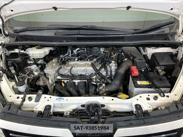 Toyota VOXY 2015-06 7621205-17