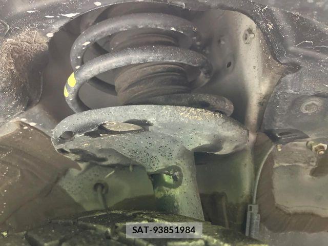 Toyota VOXY 2015-06 7621205-19