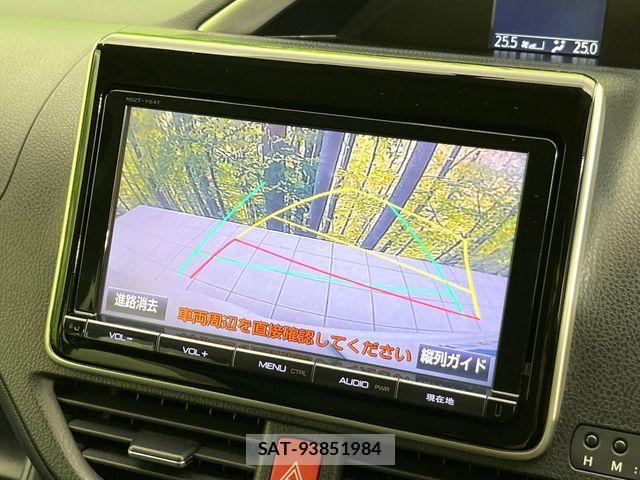 Toyota VOXY 2015-06 7621205-3