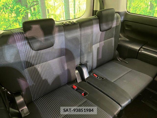 Toyota VOXY 2015-06 7621205-8