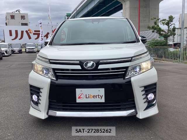 Toyota VOXY 2016-04 7621208-9
