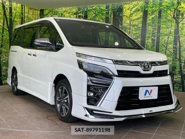 Toyota VOXY 2020-07 7621184-16