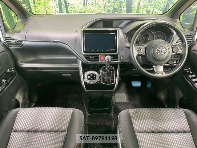 Toyota VOXY 2020-07 7621184-1