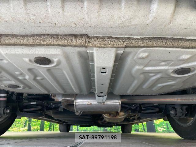 Toyota VOXY 2020-07 7621184-19