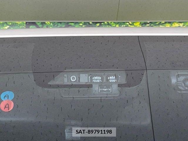 Toyota VOXY 2020-07 7621184-5