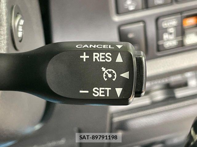 Toyota VOXY 2020-07 7621184-6