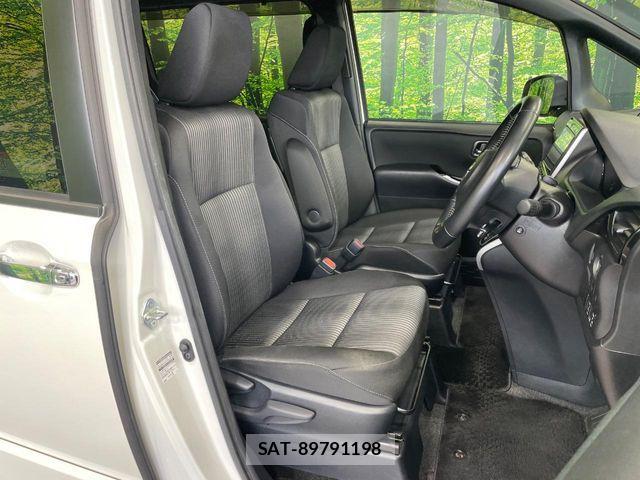 Toyota VOXY 2020-07 7621184-7