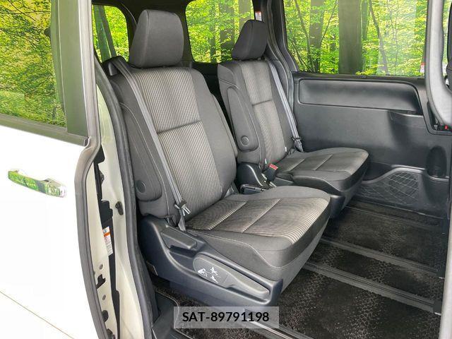 Toyota VOXY 2020-07 7621184-8