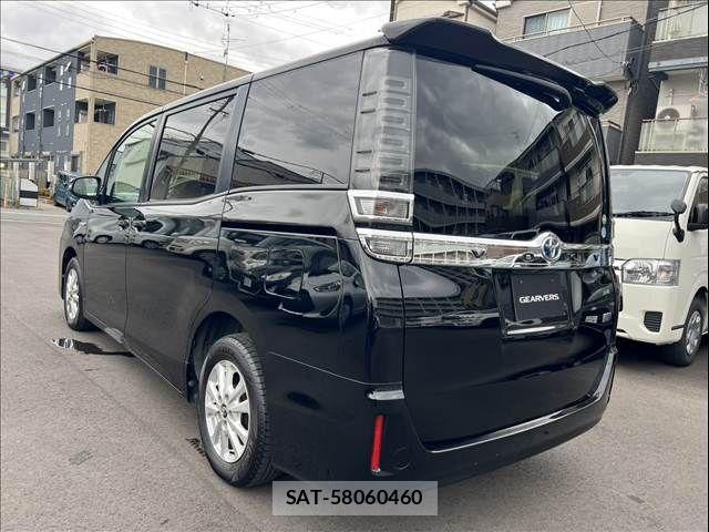 Toyota VOXY 2017-08 7621219-9