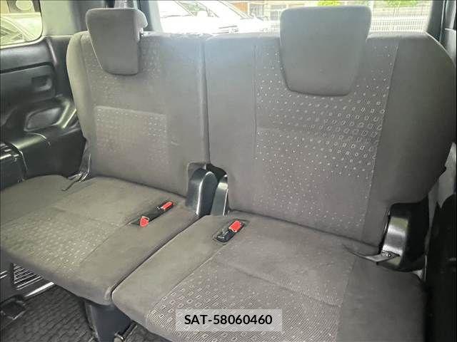 Toyota VOXY 2017-08 7621219-16