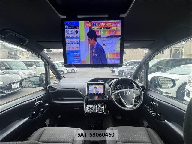 Toyota VOXY 2017-08 7621219-2