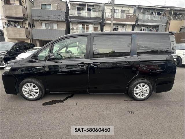 Toyota VOXY 2017-08 7621219-6