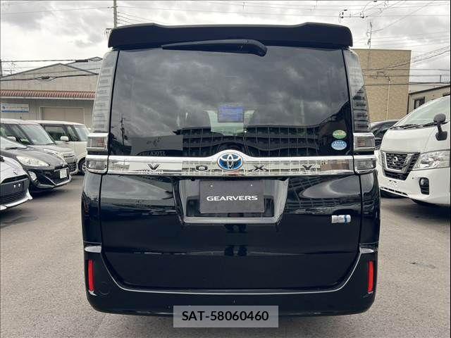 Toyota VOXY 2017-08 7621219-8